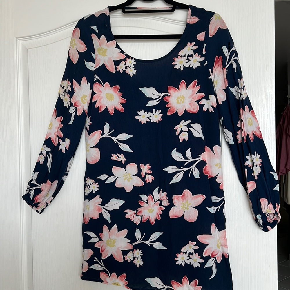 Very cute flora dress 3/4 sleeves small/petite